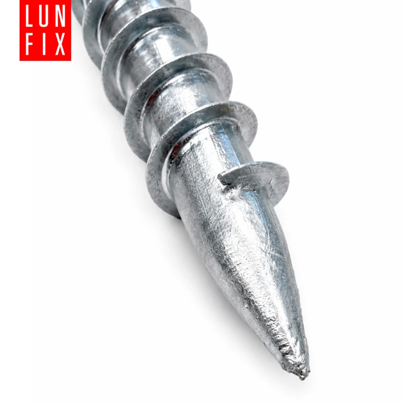 Podstawa słupa wkręcana do ziemi 70x685 mm – 1 szt.