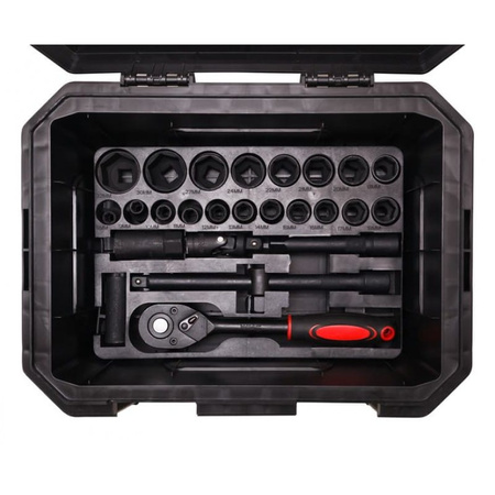 Zestaw narzędzi taboret łopata klucze skrzynka z narzędziami