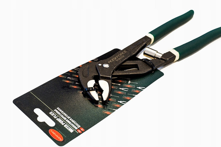 Szczypce przestawne z nakrętką