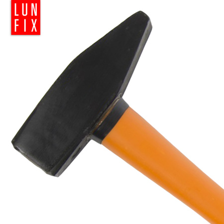 Młotek ślusarski 600g budowlany z trzonkiem z włókna szklanego