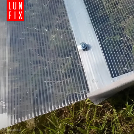 Taśma zamykająca do poliwęglanu biała 38mm rolka 25m