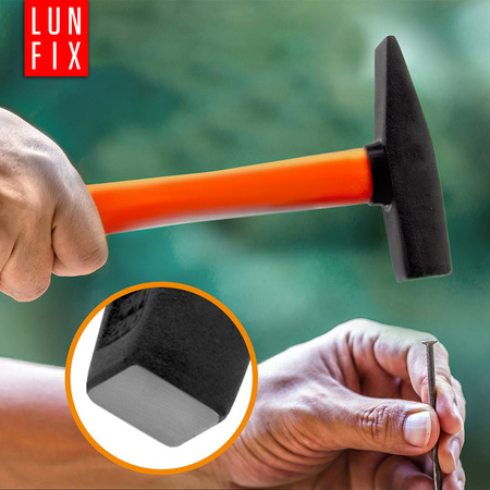Młotek ślusarski 1,5kg z trzonkiem z włókna szklanego