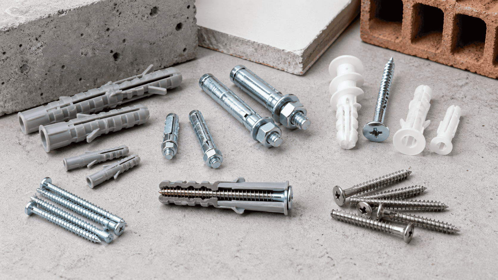 Aus welchen Materialien bestehen Montagedübel